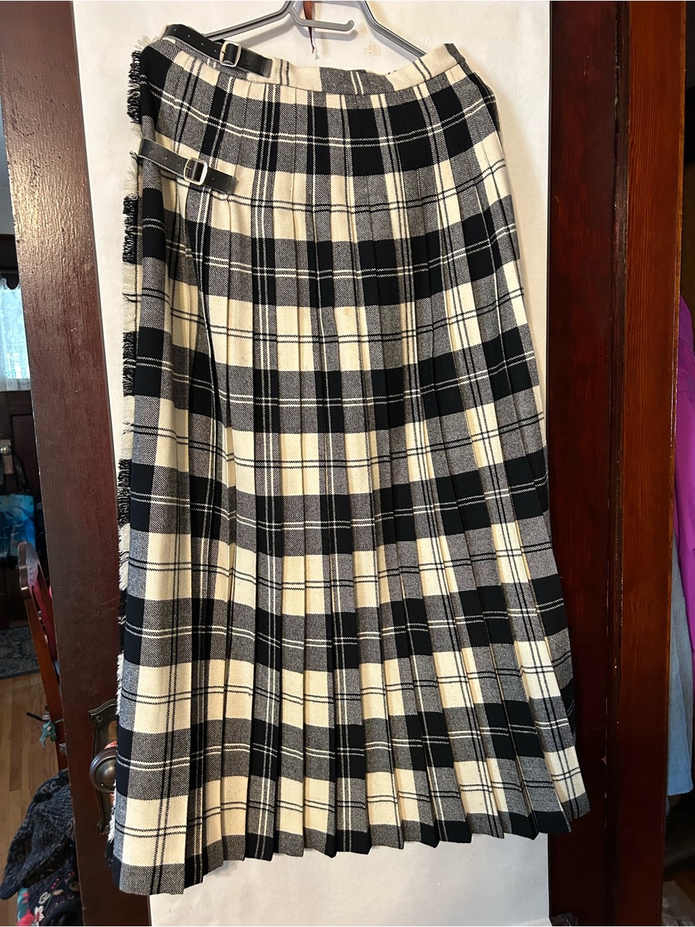 VTG Skill-in-Skirts Scottish tartan kilt black & white, W28